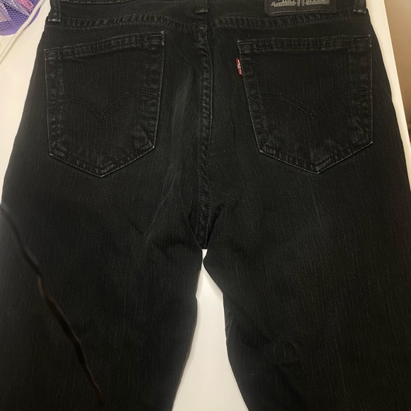 Levi’s Straight Leg Black Jeans - Picture 2 of 2